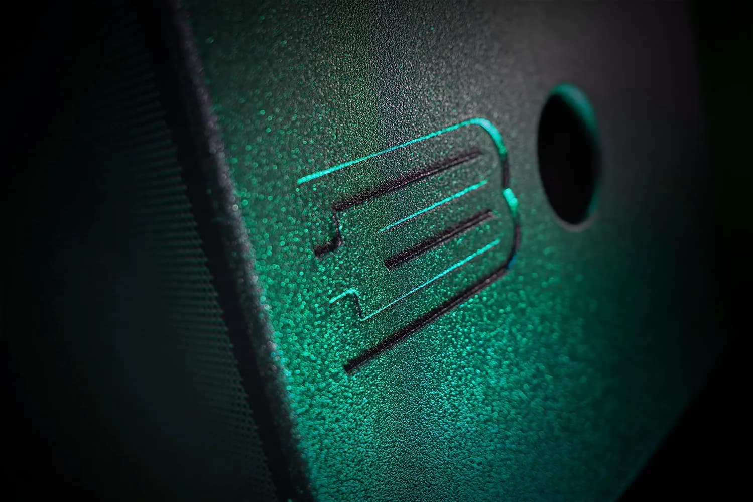BB15-MK3 con iluminación dramática a color