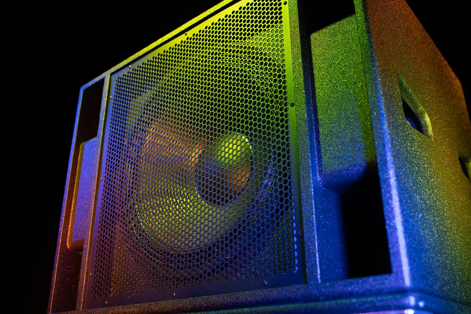 Panel frontal del SSP118-MK3 con iluminación dramática