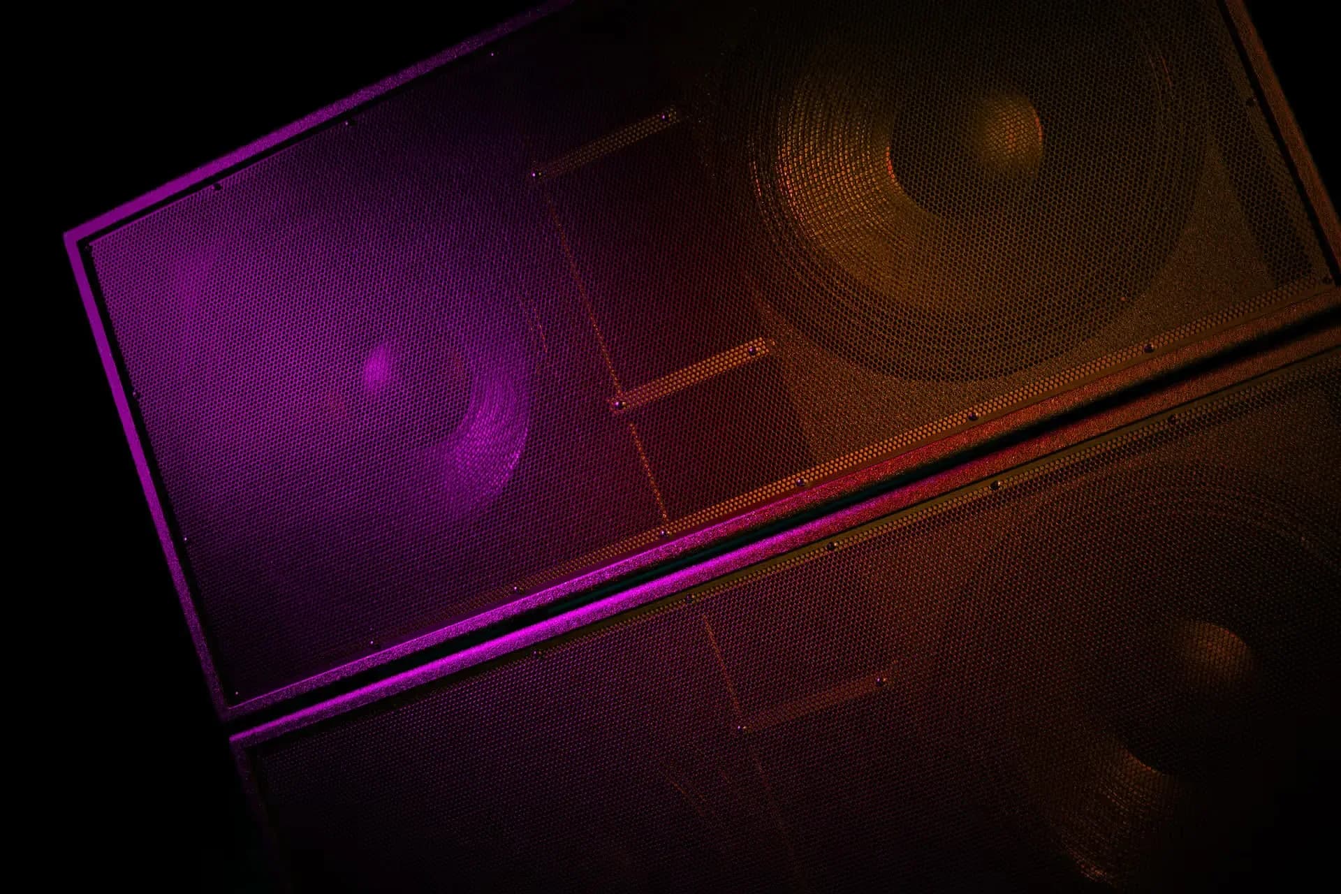 SSP218-MK3 con iluminación dramática a color