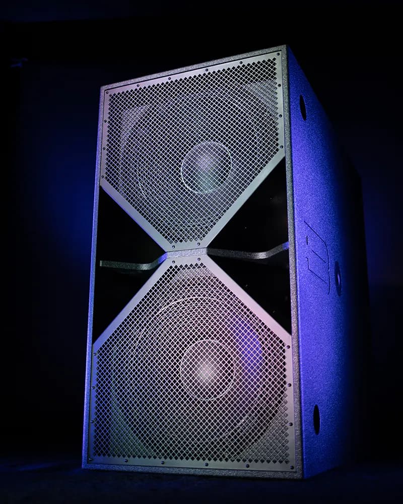 ZV28-MK3 en un festival en modo bass profundo